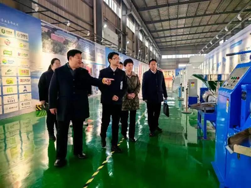 滑縣縣委常委、常務(wù)副縣長馮剛一行蒞臨華泰智能裝備集團調(diào)研